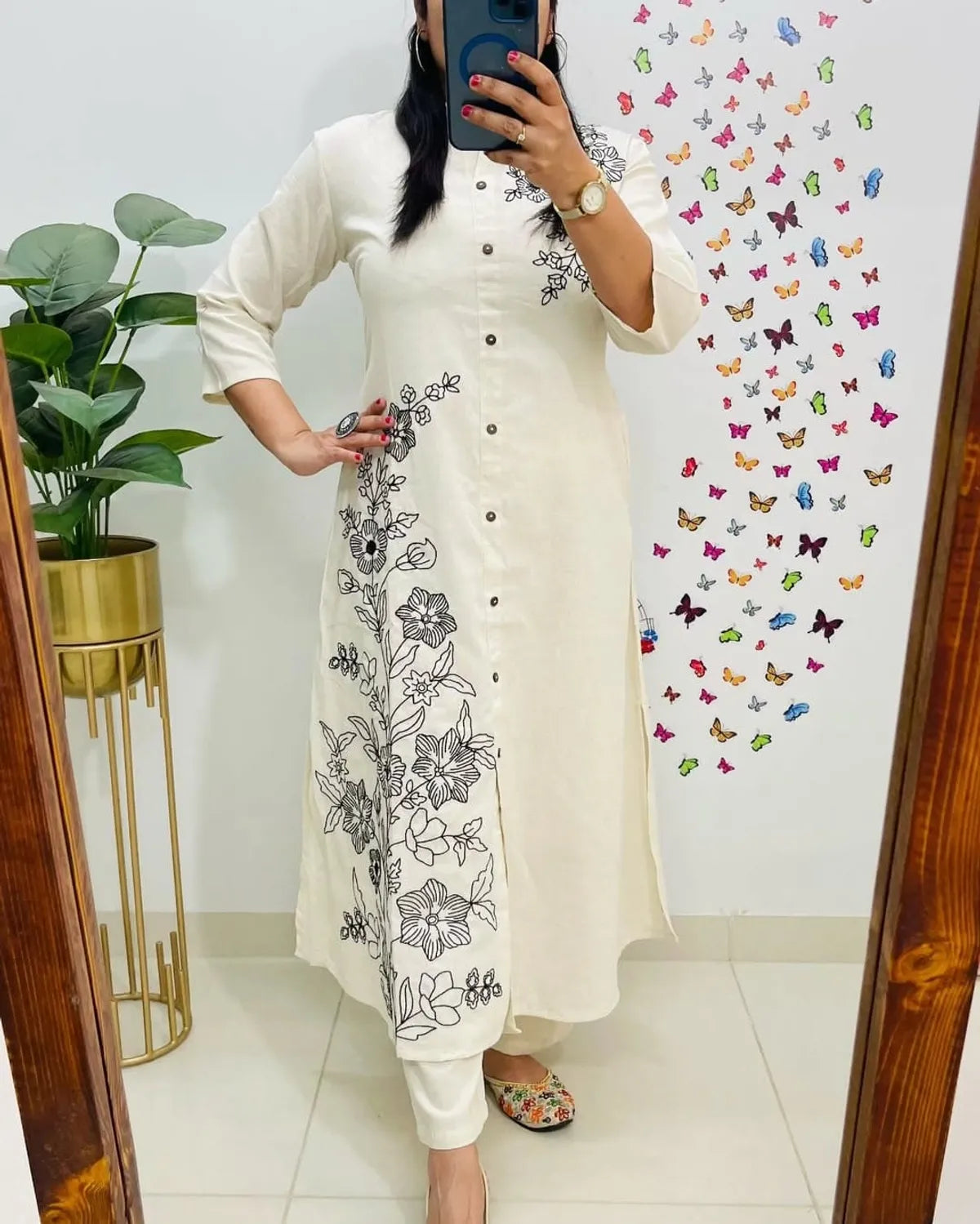 Pearl White Floral Embroidered Kurta Set with Lace Details