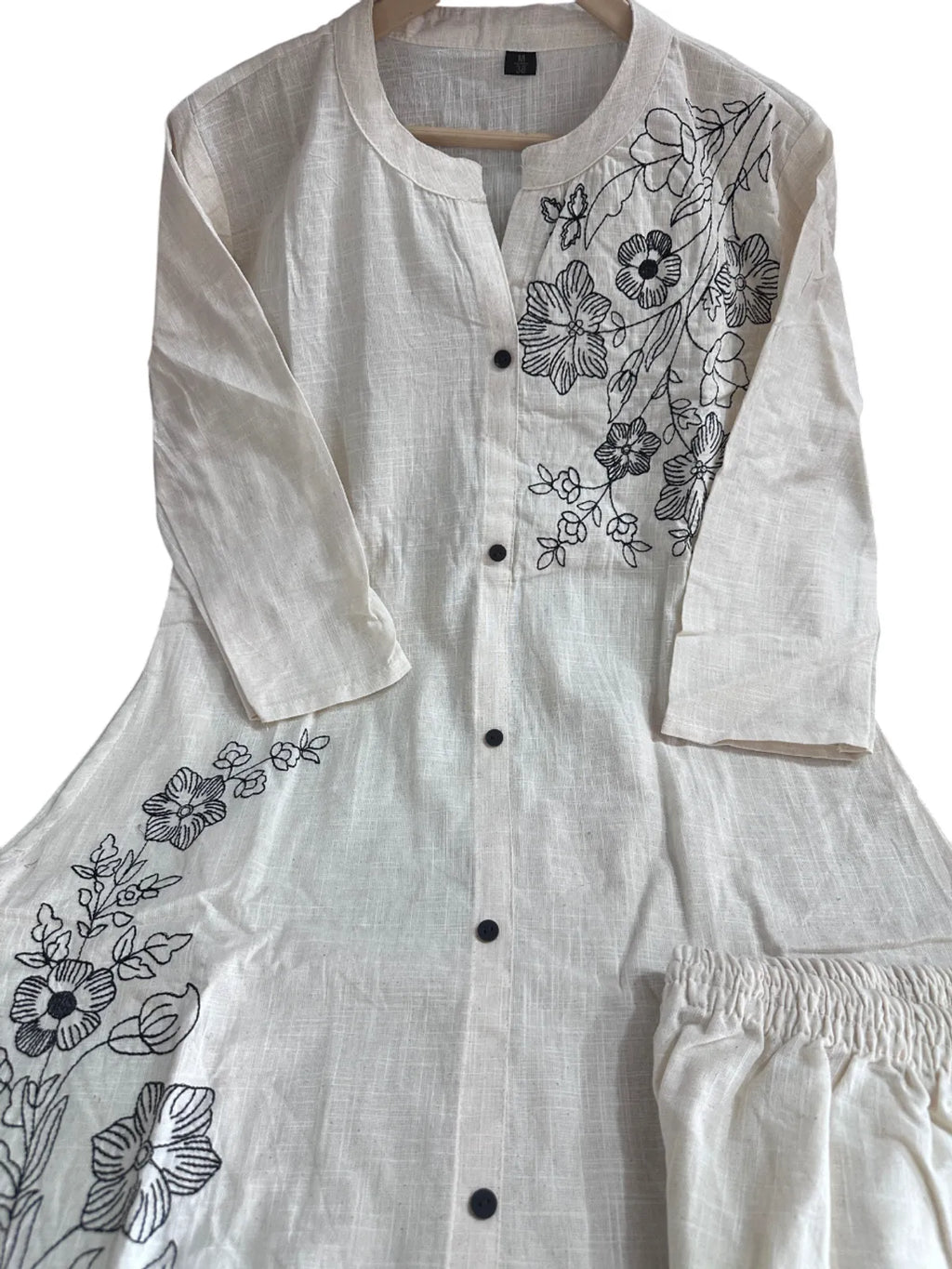 Pearl White Floral Embroidered Kurta Set with Lace Details